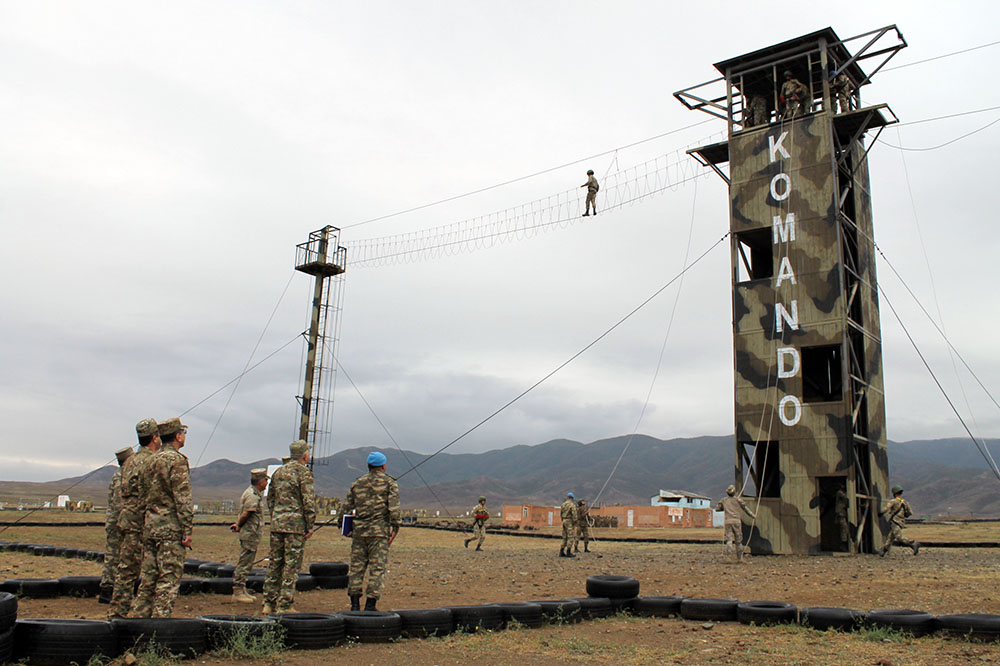 General Kərim Vəliyev Quru Qoşunlarında olub